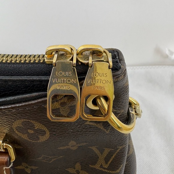 Louis Vuitton Paris, Brown Purse, Excelent Condition, Comes with Strap - Picture 9 of 15